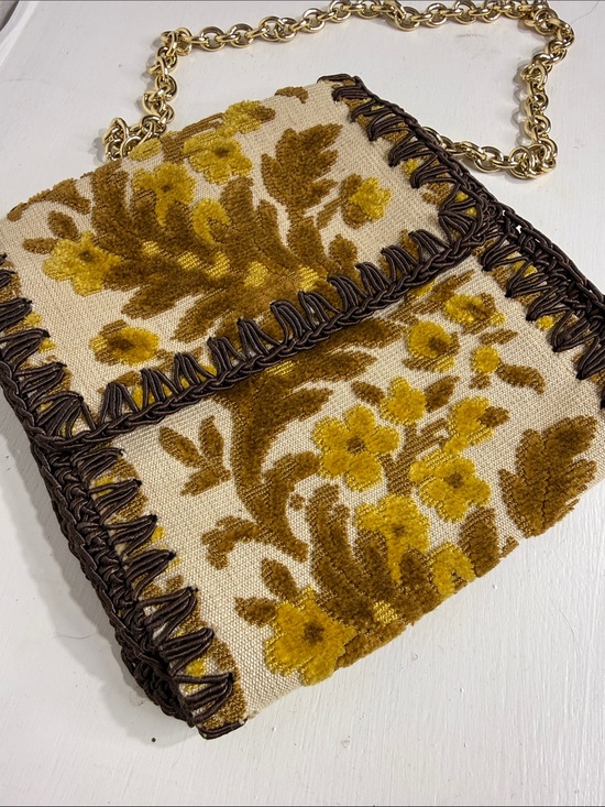 M Made In Italy Handbags - Vintage 60s Italian Floral Tapestry shoulder purse